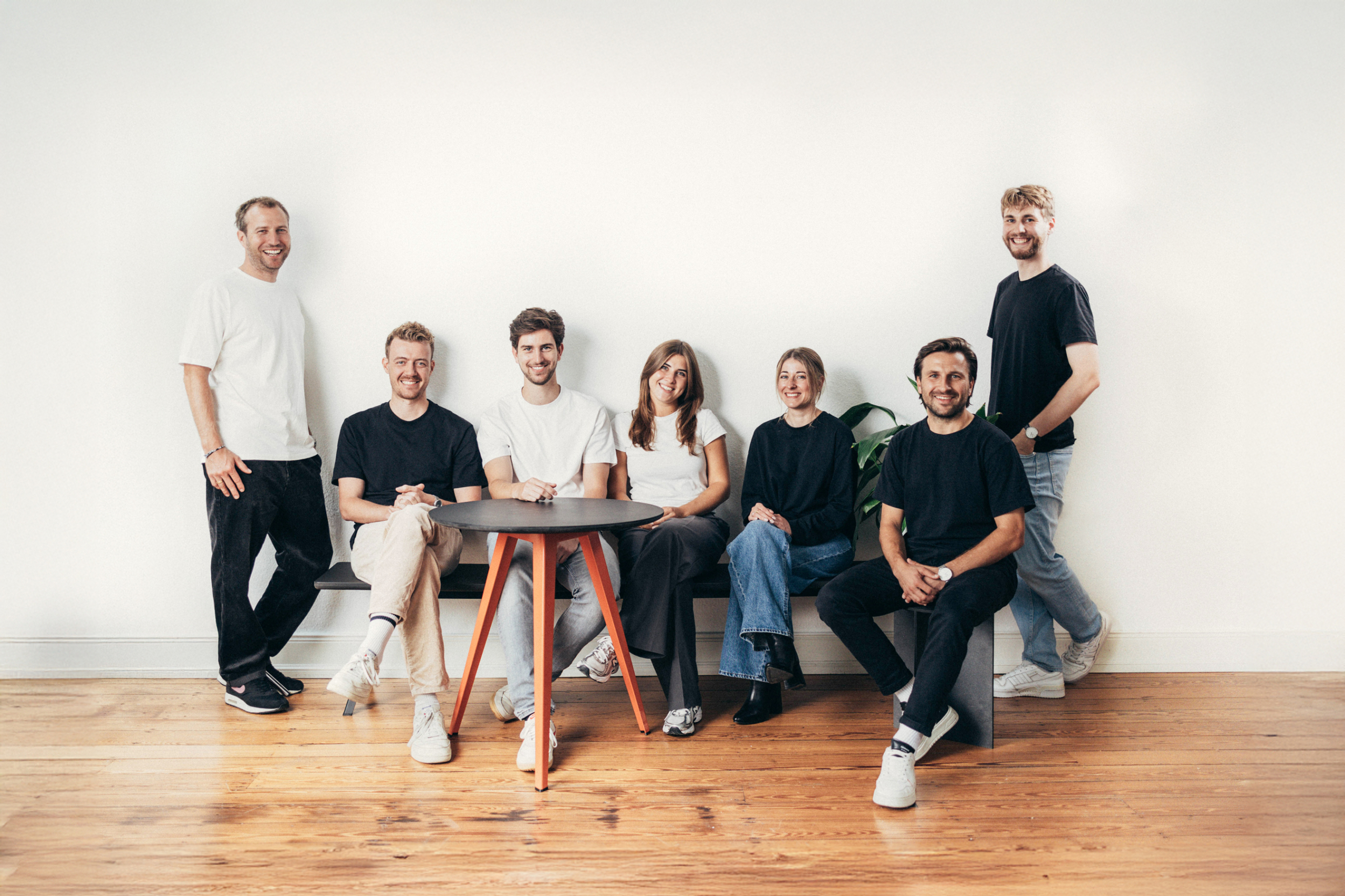 Team-Vogel-Archiektur-frontal-lachend